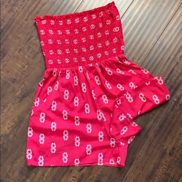 Hot Pink Romper with white pattern - Picture 4 of 6
